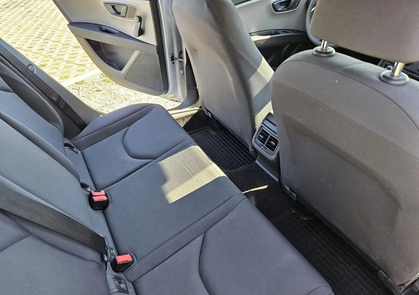 Seat Leon cena 32800 przebieg: 269790, rok produkcji 2017 z Gdańsk małe 106